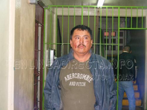 Individuo arremeta a palos a su pareja sentimental